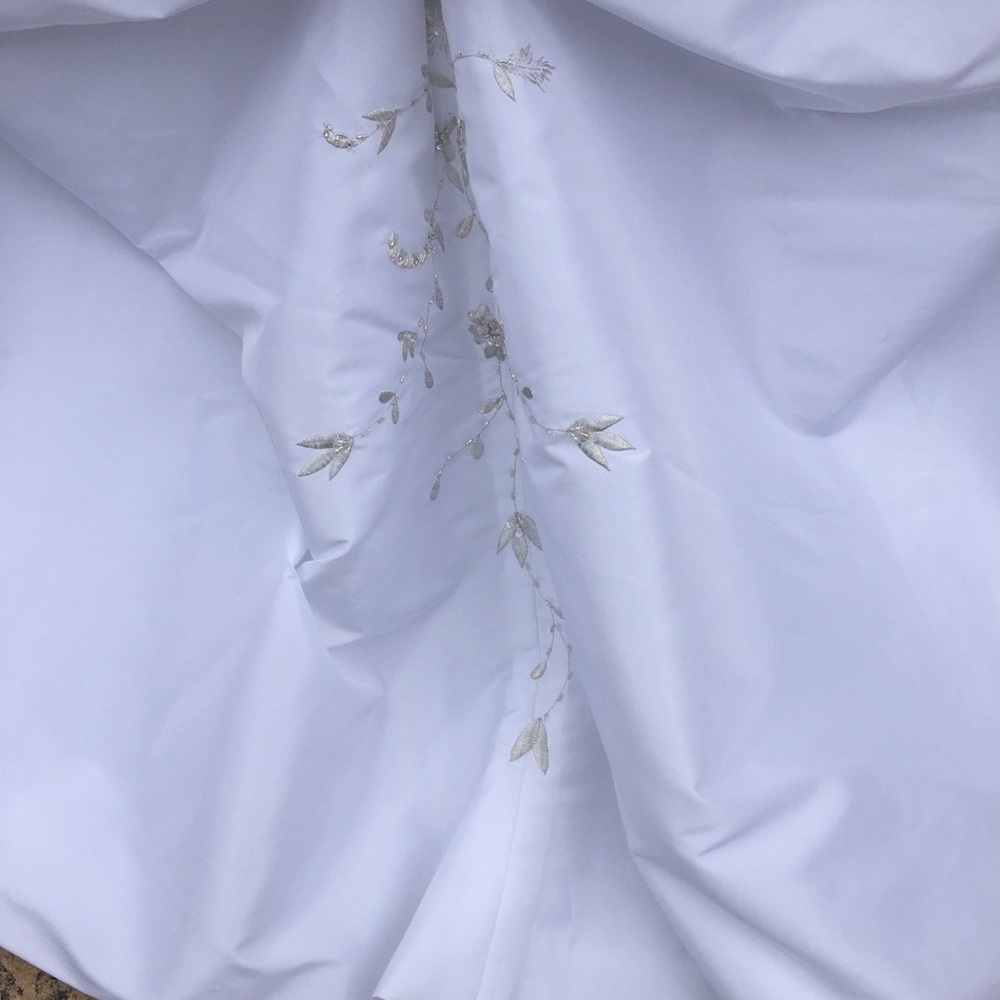 Taffeta Strapless Wedding/Gown, Beads & Embroidery NWT - Picture 8 of 10
